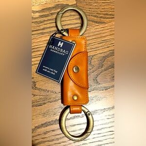 Handbag Hancuff. Never lose your bag again.